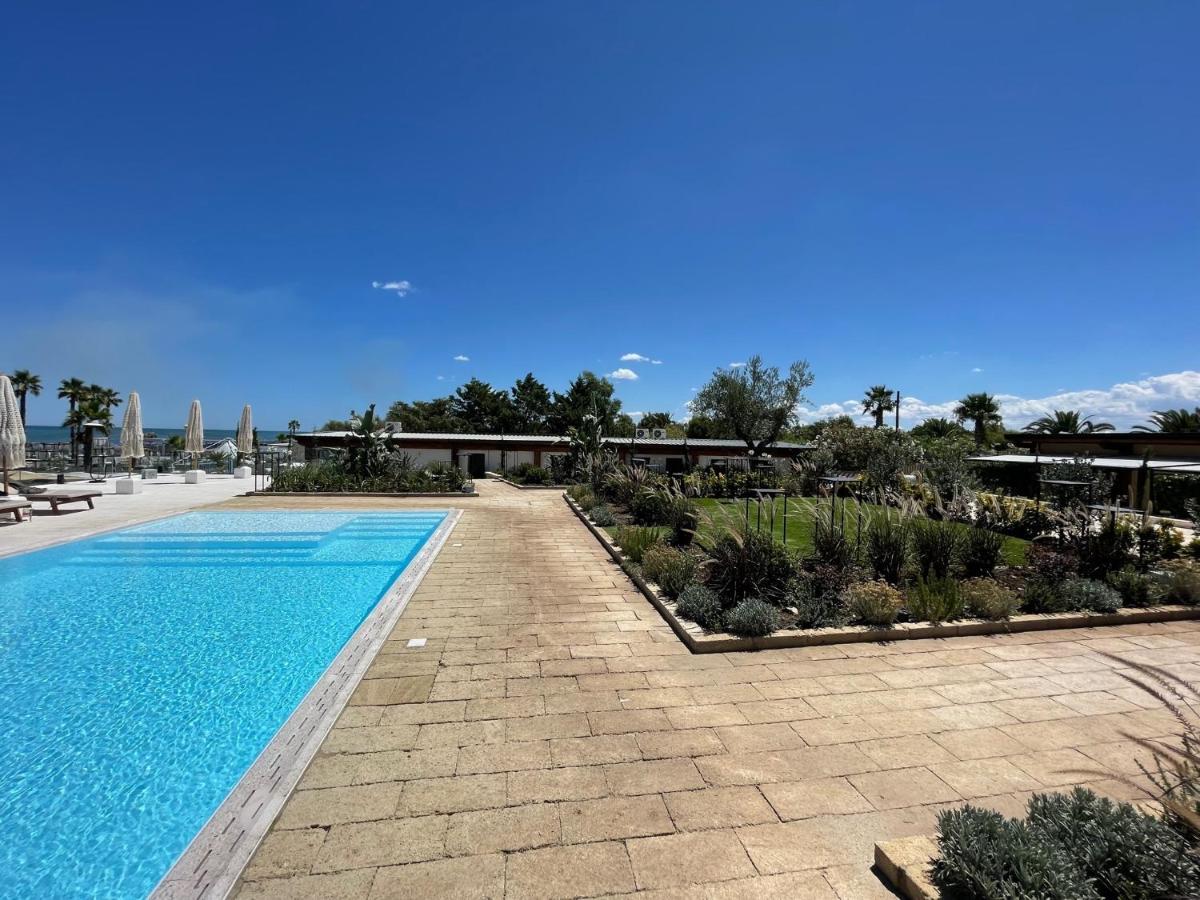 Valerio Resort Beach Club Margherita Di Savoia Ngoại thất bức ảnh